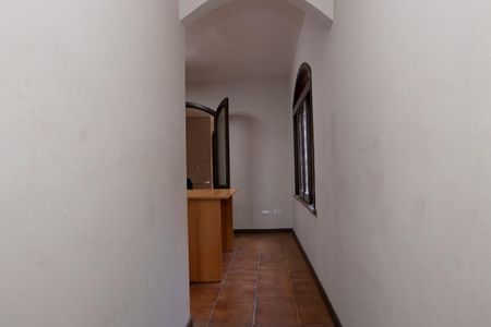Casa para alugar com 580m², 9 quartos e 6 vagas Casa para alugar com 580m², 9 quartos e 6 vagasCorredor