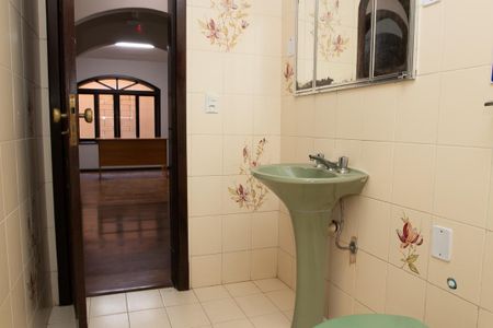 Casa para alugar com 580m², 9 quartos e 6 vagas Casa para alugar com 580m², 9 quartos e 6 vagasBanheiro 1