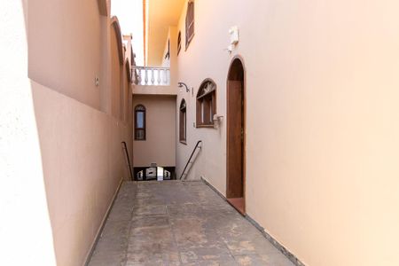 Casa para alugar com 580m², 9 quartos e 6 vagas Casa para alugar com 580m², 9 quartos e 6 vagasÁrea comum