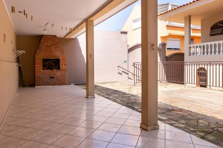 Casa para alugar com 580m², 9 quartos e 6 vagas Casa para alugar com 580m², 9 quartos e 6 vagasÁrea comum - Churrasqueira