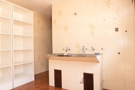 Casa para alugar com 580m², 9 quartos e 6 vagas Casa para alugar com 580m², 9 quartos e 6 vagasÁrea de Serviço