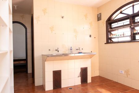 Casa para alugar com 580m², 9 quartos e 6 vagas Casa para alugar com 580m², 9 quartos e 6 vagasÁrea de Serviço
