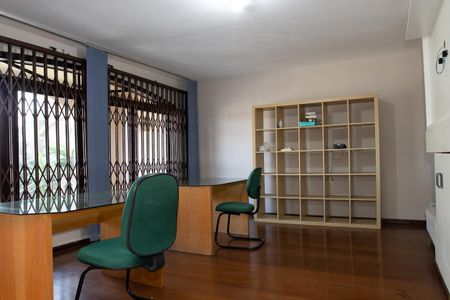Casa para alugar com 580m², 9 quartos e 6 vagas Casa para alugar com 580m², 9 quartos e 6 vagasSala