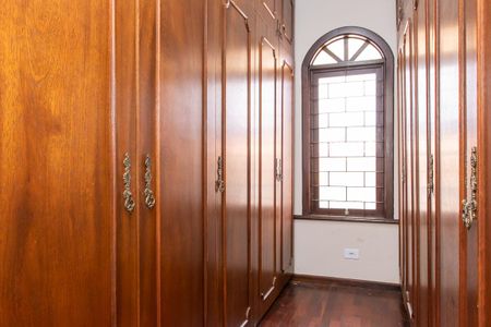 Casa para alugar com 580m², 9 quartos e 6 vagas Casa para alugar com 580m², 9 quartos e 6 vagasCloset da suíte