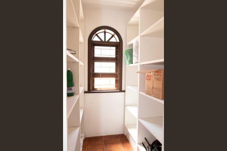 Casa para alugar com 580m², 9 quartos e 6 vagas Casa para alugar com 580m², 9 quartos e 6 vagasDespensa