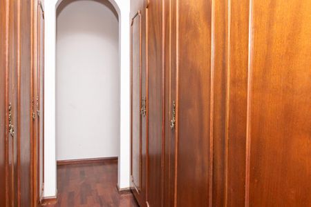 Casa para alugar com 580m², 9 quartos e 6 vagas Casa para alugar com 580m², 9 quartos e 6 vagasCloset da suíte