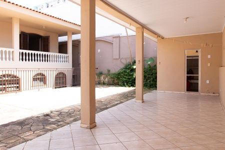 Casa para alugar com 580m², 9 quartos e 6 vagas Casa para alugar com 580m², 9 quartos e 6 vagasÁrea comum - Churrasqueira