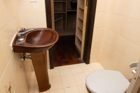 Casa para alugar com 580m², 9 quartos e 6 vagas Casa para alugar com 580m², 9 quartos e 6 vagasBanheiro da Suíte 3