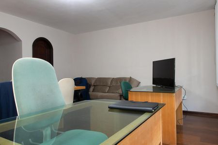 Casa para alugar com 580m², 9 quartos e 6 vagas Casa para alugar com 580m², 9 quartos e 6 vagasSala 1