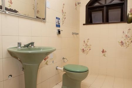 Casa para alugar com 580m², 9 quartos e 6 vagas Casa para alugar com 580m², 9 quartos e 6 vagasBanheiro 1
