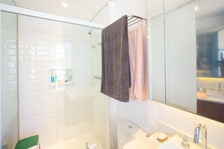 Studio para alugar com 29m², 1 quarto e 1 vaga Studio para alugar com 29m², 1 quarto e 1 vagaBanheiro