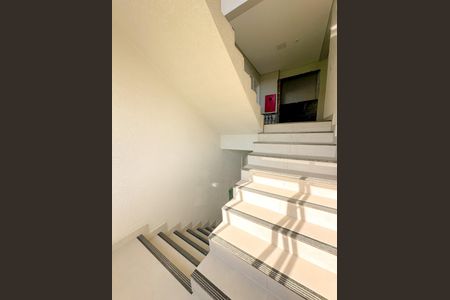Apartamento para alugar com 70m², 2 quartos e 1 vagaEscada
