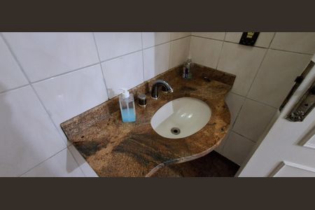 Casa à venda com 280m², 4 quartos e 2 vagasLavabo Sala