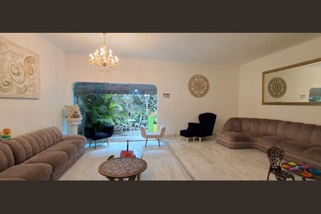 Casa à venda com 280m², 4 quartos e 2 vagasSala