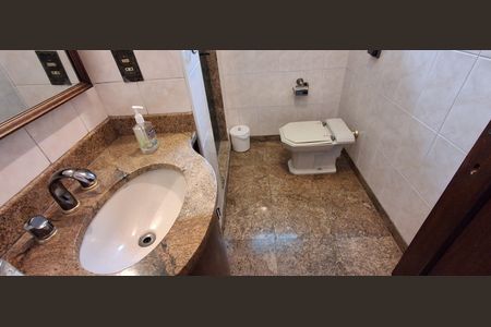 Casa à venda com 280m², 4 quartos e 2 vagasBanheiro Social