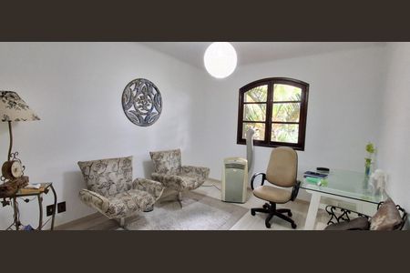 Casa à venda com 280m², 4 quartos e 2 vagasSuíte