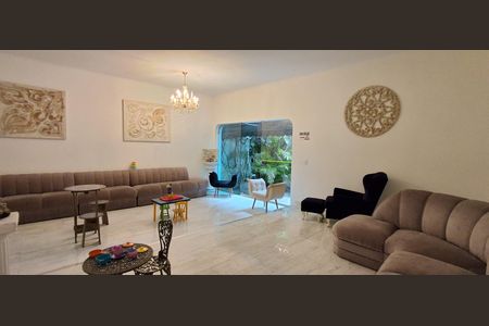 Casa à venda com 280m², 4 quartos e 2 vagasSala