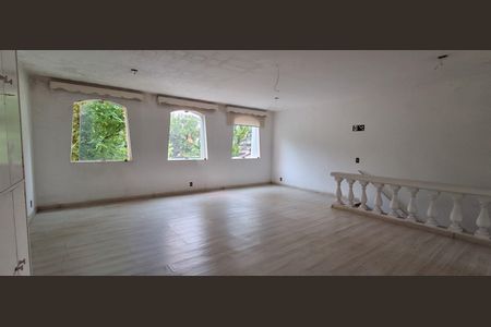 Casa à venda com 280m², 4 quartos e 2 vagasÁrea comum - Salão