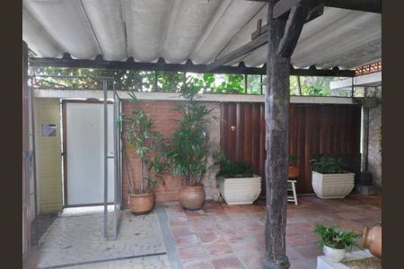 Casa à venda com 260m², 4 quartos e 2 vagas