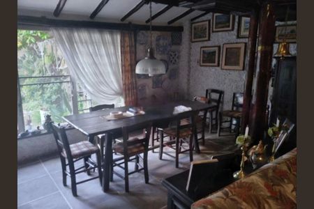 Casa à venda com 260m², 4 quartos e 2 vagas