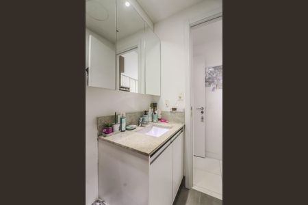 Apartamento à venda com 65m², 2 quartos e 1 vaga Apartamento à venda com 65m², 2 quartos e 1 vagaBanheiro Social