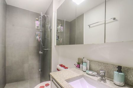 Apartamento à venda com 65m², 2 quartos e 1 vaga Apartamento à venda com 65m², 2 quartos e 1 vagaBanheiro Social
