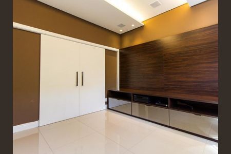 Casa de condomínio à venda com 355m², 5 quartos e 4 vagas Casa de condomínio à venda com 355m², 5 quartos e 4 vagasFoto 76