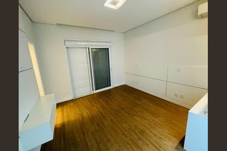 Casa de condomínio à venda com 355m², 5 quartos e 4 vagas Casa de condomínio à venda com 355m², 5 quartos e 4 vagasFoto 36