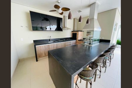 Casa de condomínio à venda com 355m², 5 quartos e 4 vagas Casa de condomínio à venda com 355m², 5 quartos e 4 vagasFoto 01
