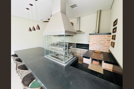 Casa de condomínio à venda com 355m², 5 quartos e 4 vagas Casa de condomínio à venda com 355m², 5 quartos e 4 vagasFoto 01