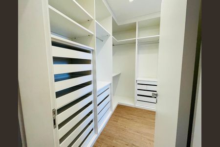 Casa de condomínio à venda com 355m², 5 quartos e 4 vagas Casa de condomínio à venda com 355m², 5 quartos e 4 vagasFoto 22