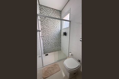 Casa à venda com 317m², 3 quartos e 4 vagas Casa à venda com 317m², 3 quartos e 4 vagasBanheiro da Suíte 2