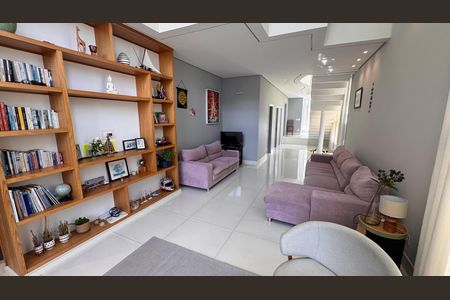 Casa à venda com 317m², 3 quartos e 4 vagas Casa à venda com 317m², 3 quartos e 4 vagasSala