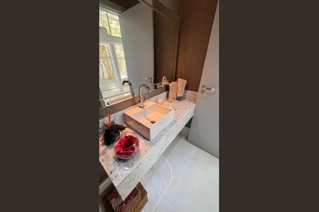 Casa à venda com 317m², 3 quartos e 4 vagas Casa à venda com 317m², 3 quartos e 4 vagasLavabo