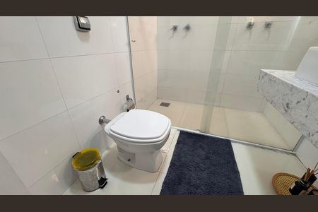 Casa à venda com 317m², 3 quartos e 4 vagas Casa à venda com 317m², 3 quartos e 4 vagasBanheiro da Suíte 3