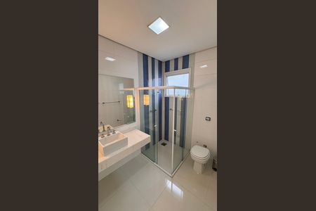 Casa à venda com 317m², 3 quartos e 4 vagas Casa à venda com 317m², 3 quartos e 4 vagasBanheiro da Suíte 1