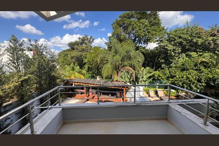 Casa à venda com 317m², 3 quartos e 4 vagas Casa à venda com 317m², 3 quartos e 4 vagasSacada Suite 3