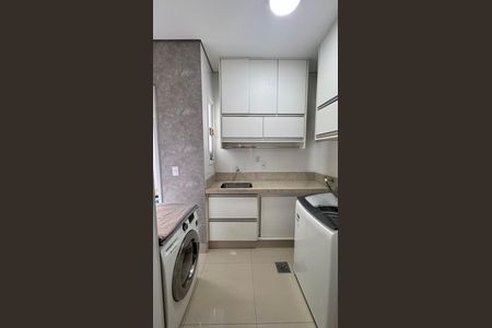 Casa à venda com 317m², 3 quartos e 4 vagas Casa à venda com 317m², 3 quartos e 4 vagasÁrea de Serviço