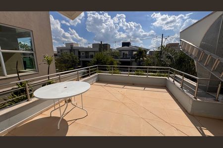 Casa à venda com 317m², 3 quartos e 4 vagas Casa à venda com 317m², 3 quartos e 4 vagasVaranda Suite