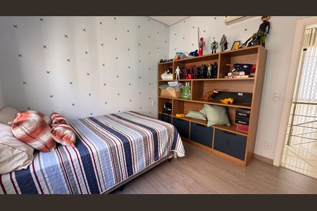 Casa à venda com 317m², 3 quartos e 4 vagas Casa à venda com 317m², 3 quartos e 4 vagasSuíte 2