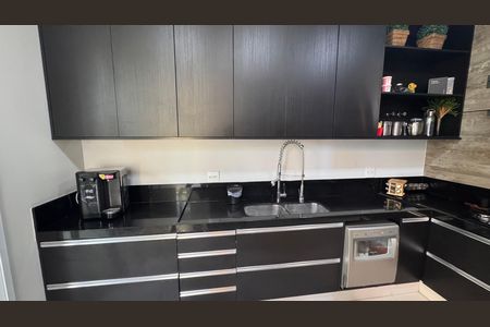 Casa à venda com 317m², 3 quartos e 4 vagas Casa à venda com 317m², 3 quartos e 4 vagasCozinha - Armários