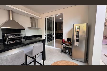 Casa à venda com 317m², 3 quartos e 4 vagas Casa à venda com 317m², 3 quartos e 4 vagasÁrea gourmet