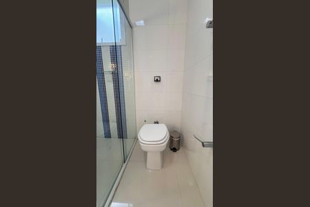 Casa à venda com 317m², 3 quartos e 4 vagas Casa à venda com 317m², 3 quartos e 4 vagasBanheiro da Suíte 1