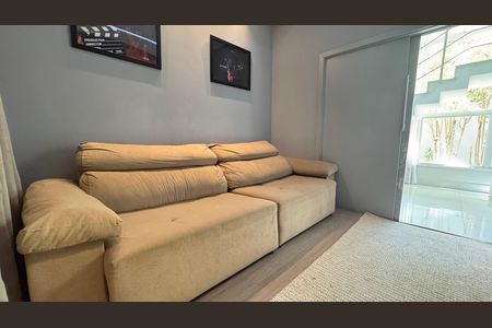 Casa à venda com 317m², 3 quartos e 4 vagas Casa à venda com 317m², 3 quartos e 4 vagasSala de TV