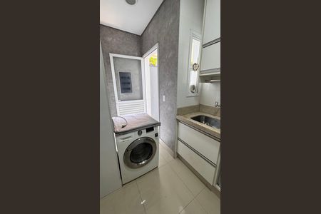 Casa à venda com 317m², 3 quartos e 4 vagas Casa à venda com 317m², 3 quartos e 4 vagasÁrea de Serviço