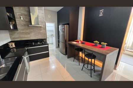 Casa à venda com 317m², 3 quartos e 4 vagas Casa à venda com 317m², 3 quartos e 4 vagasCozinha