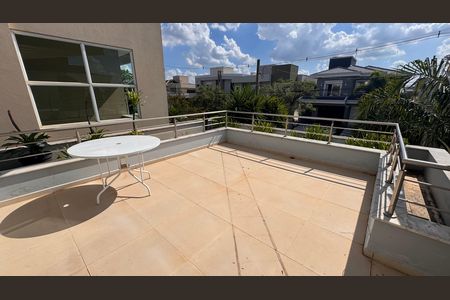 Casa à venda com 317m², 3 quartos e 4 vagas Casa à venda com 317m², 3 quartos e 4 vagasVaranda Suíte