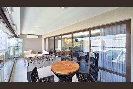 Apartamento à venda com 133m², 3 quartos e 2 vagasVaranda