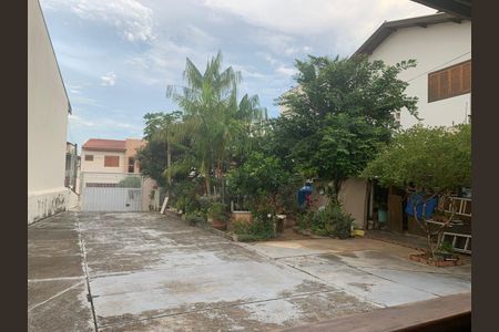 Casa à venda com 188m², 2 quartos e 4 vagasFoto 01