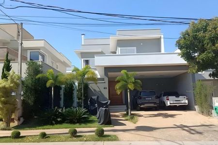 Casa de condomínio à venda com 310m², 4 quartos e 4 vagasFoto 01